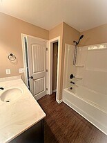 103 Holland Dr. in Clarksville, TN - Building Photo