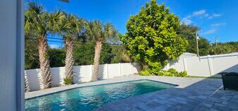 370 Hunt Dr in Merritt Island, FL - Building Photo