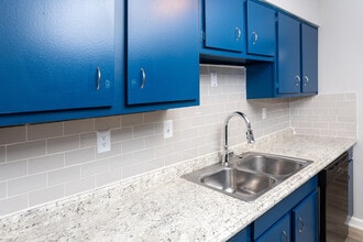 Springhurst East Apartments in Louisville, KY - Foto de edificio - Interior Photo