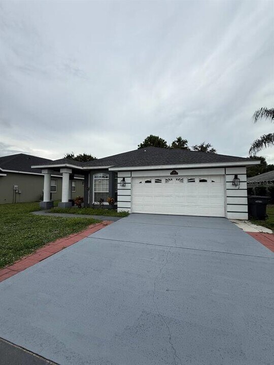 132 Golf Aire Blvd in Haines City, FL - Building Photo