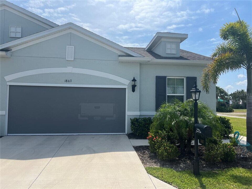 1867 Nottingham Trail in Port Charlotte, FL - Building Photo
