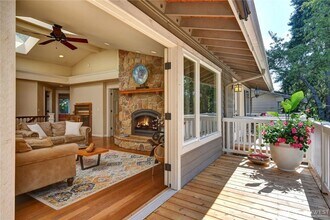 6621 Lake Washington Blvd SE in Newcastle, WA - Building Photo - Building Photo