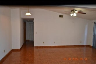 9203 Roundwood Ct in Tampa, FL - Building Photo - Building Photo