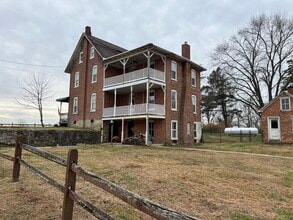 6363 Boyertown Pike in Douglassville, PA - Foto de edificio - Building Photo