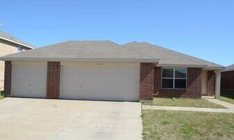 8103 Zephyr Ct in Arlington, TX - Building Photo