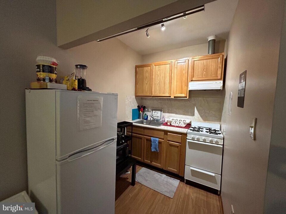 532 N 15th St-Unit -2D in Philadelphia, PA - Building Photo