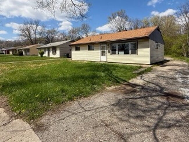 3939 Nicholas Rd in Dayton, OH - Building Photo - Building Photo