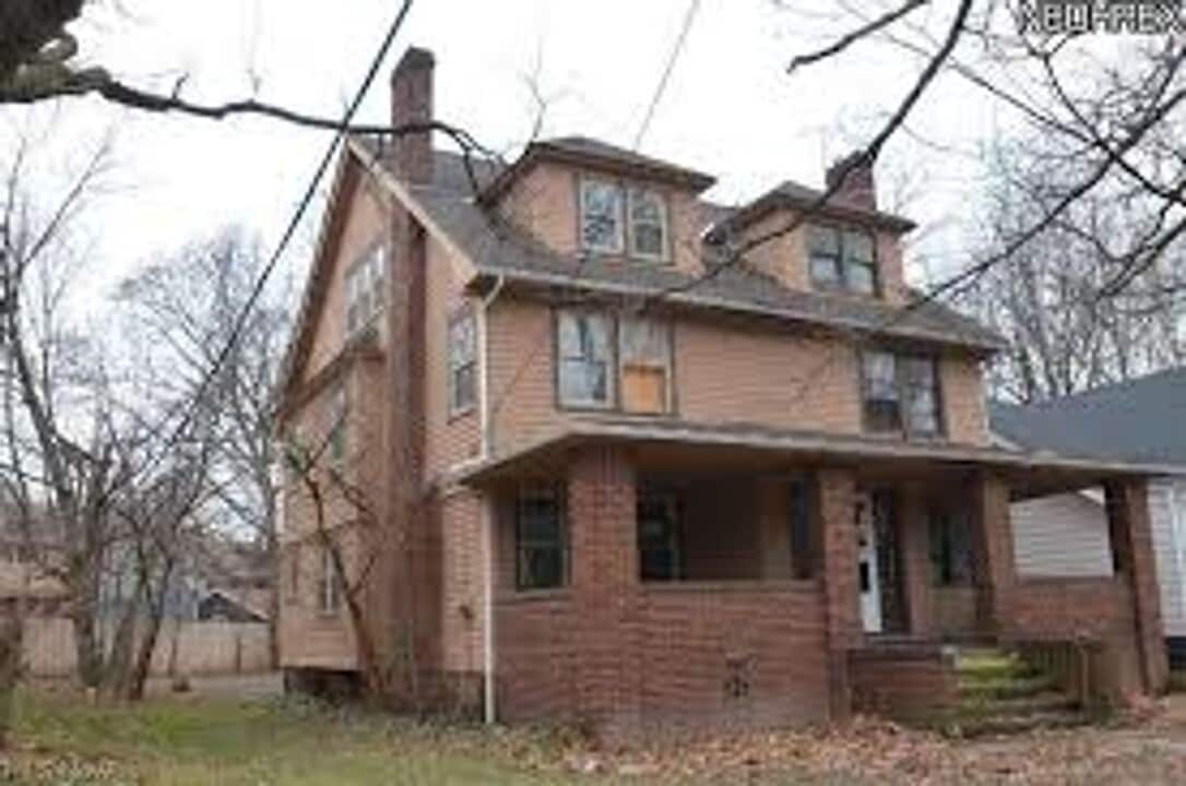 14422-4 Lee Blvd in Cleveland Heights, OH - Building Photo