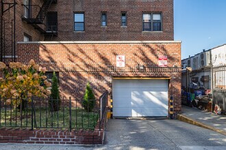 37-20 87th St in Jackson Heights, NY - Foto de edificio - Building Photo