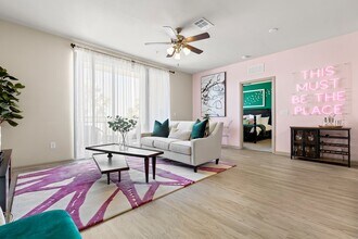 Mosaic Westshore in Tampa, FL - Foto de edificio - Building Photo