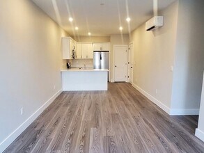 64 Tolman St, Unit 5 in Boston, MA - Building Photo - Building Photo