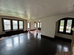 1818-1820-1820 E Newberry Blvd in Milwaukee, WI - Building Photo - Building Photo