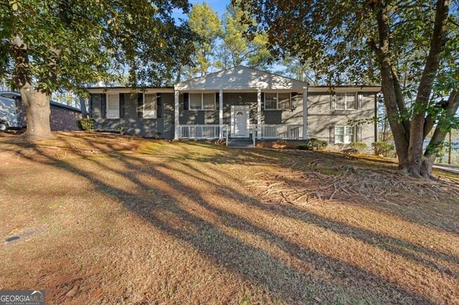 property at 2382 Peachwood Cir NE