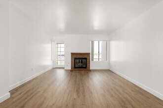 Mar at Grove in Imperial Beach, CA - Foto de edificio - Building Photo