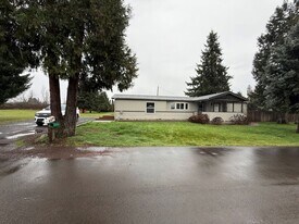 33100 Whetham Way in Cottage Grove, OR - Building Photo