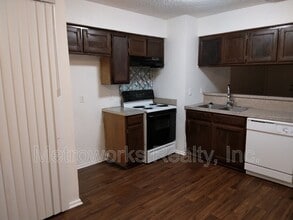 218 Pine Meadow Dr in Kennedale, TX - Building Photo - Building Photo