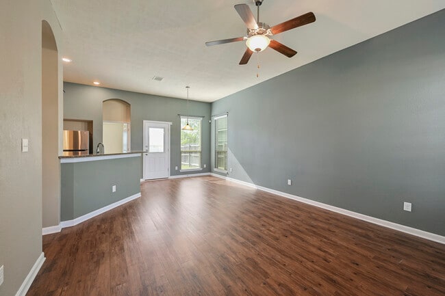 2133 Dumfries Dr in Bryan, TX - Building Photo - Building Photo