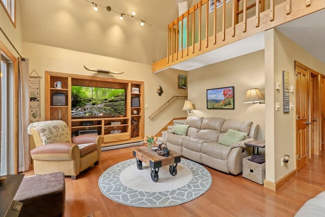 364 Locust Ridge Rd in Beech Mountain, NC - Building Photo - Building Photo