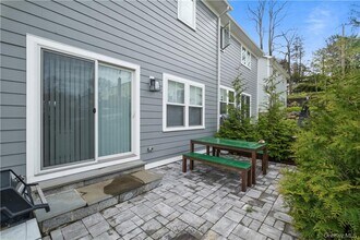 3B Sterling Ave in White Plains, NY - Building Photo - Building Photo