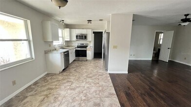 8348 Angela Ct in Zephyrhills, FL - Building Photo - Building Photo