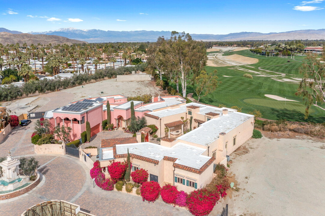 20 Vía Condotti in Rancho Mirage, CA - Building Photo