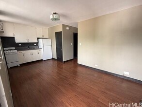 1743 Huli St in Honolulu, HI - Building Photo - Building Photo