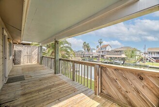 505 Pompano St in Hitchcock, TX - Building Photo - Building Photo