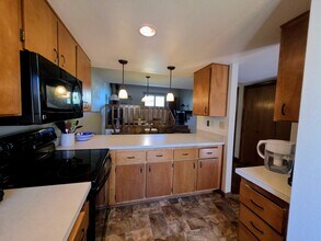 2488 N Whispering Pines Way in Flagstaff, AZ - Foto de edificio - Building Photo