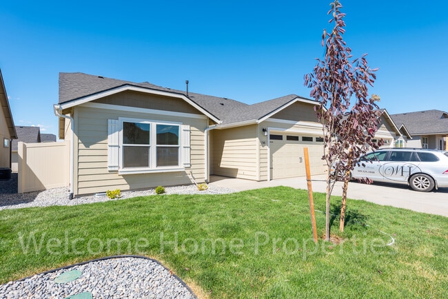 1348 SW Julia St in College Place, WA - Building Photo - Building Photo