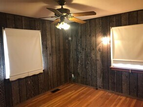 221 Ben Nevis Rd in St. Louis, MO - Building Photo - Building Photo
