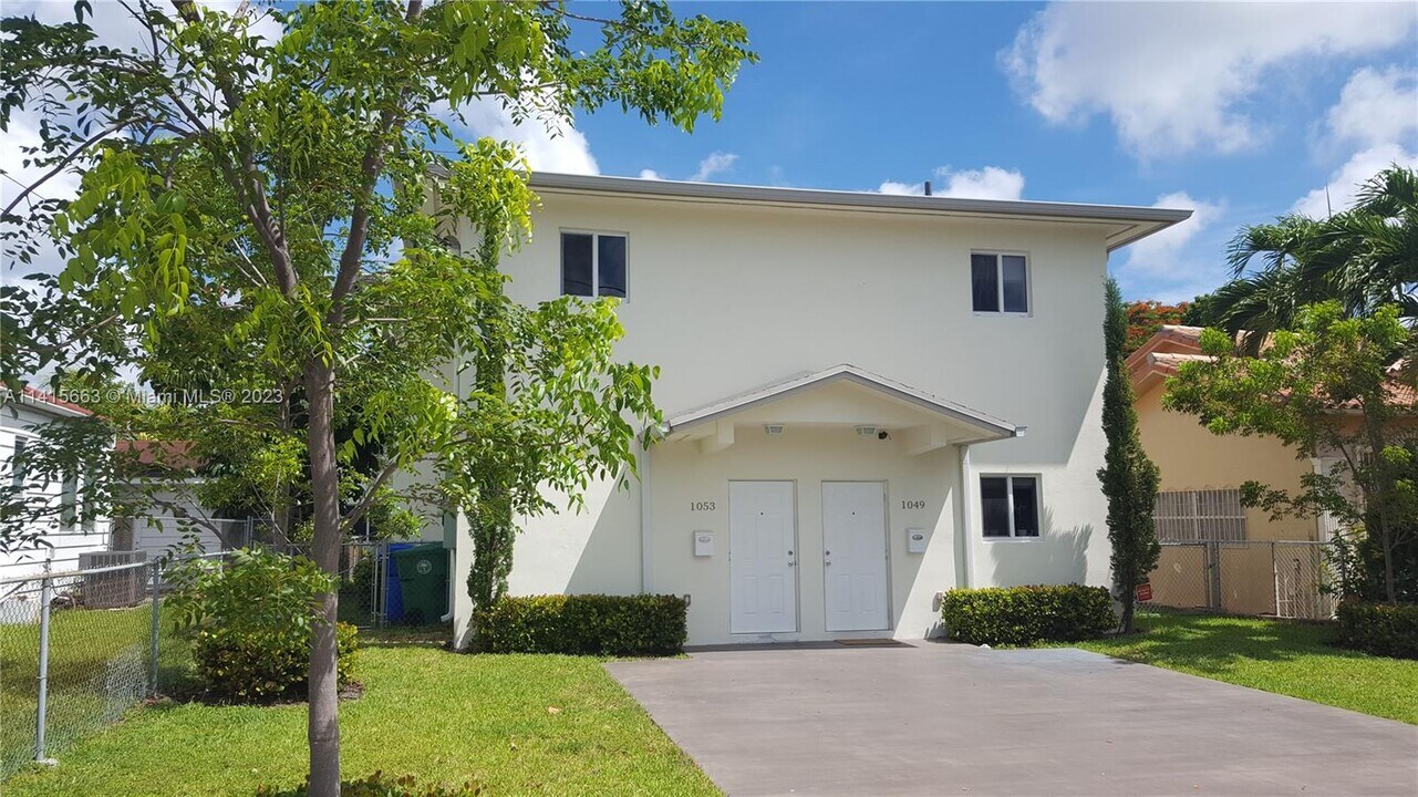 1027 SW 11th Ave-Unit -1027 in Miami, FL - Building Photo