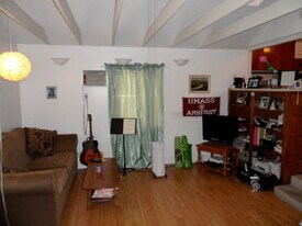 5955 Corbin Ave, Unit North