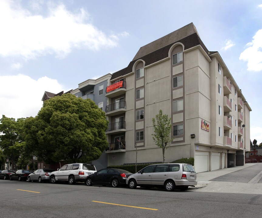 City Park Apartments in Los Angeles, CA - Building Photo