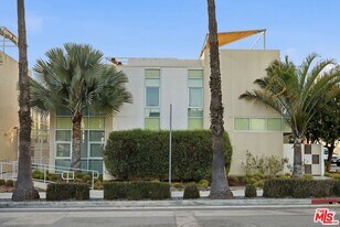 125 Pacific St in Santa Monica, CA - Building Photo