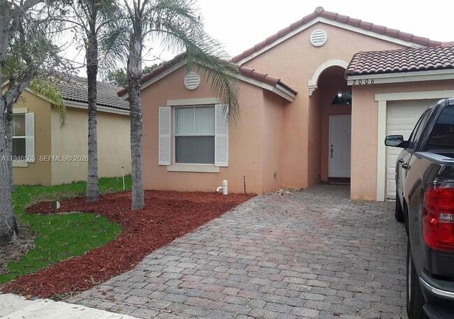 property at 2006 SE 14th St