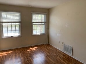 75 Quartz Ln in Paterson, NJ - Building Photo - Building Photo