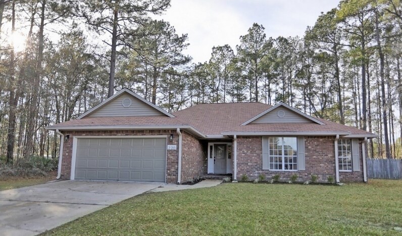 220 Easy St in Hinesville, GA - Building Photo