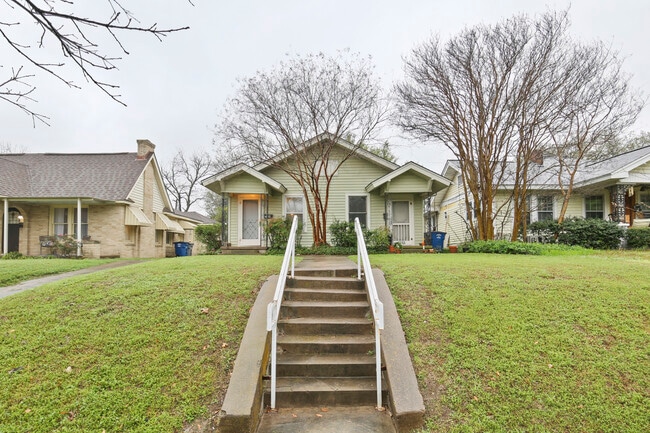 property at 5930 Velasco Ave