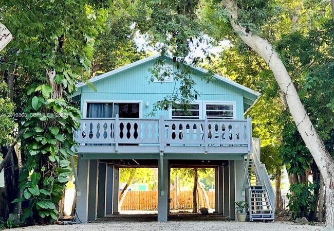property at 130 Gumbo Limbo Dr