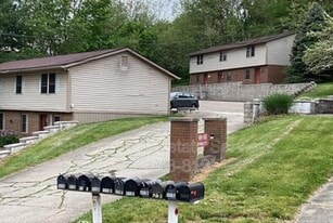 1688 Watson Rd SE in Heath, OH - Building Photo