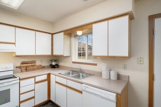 East Pointe Townhomes in Sioux Falls, SD - Foto de edificio - Building Photo
