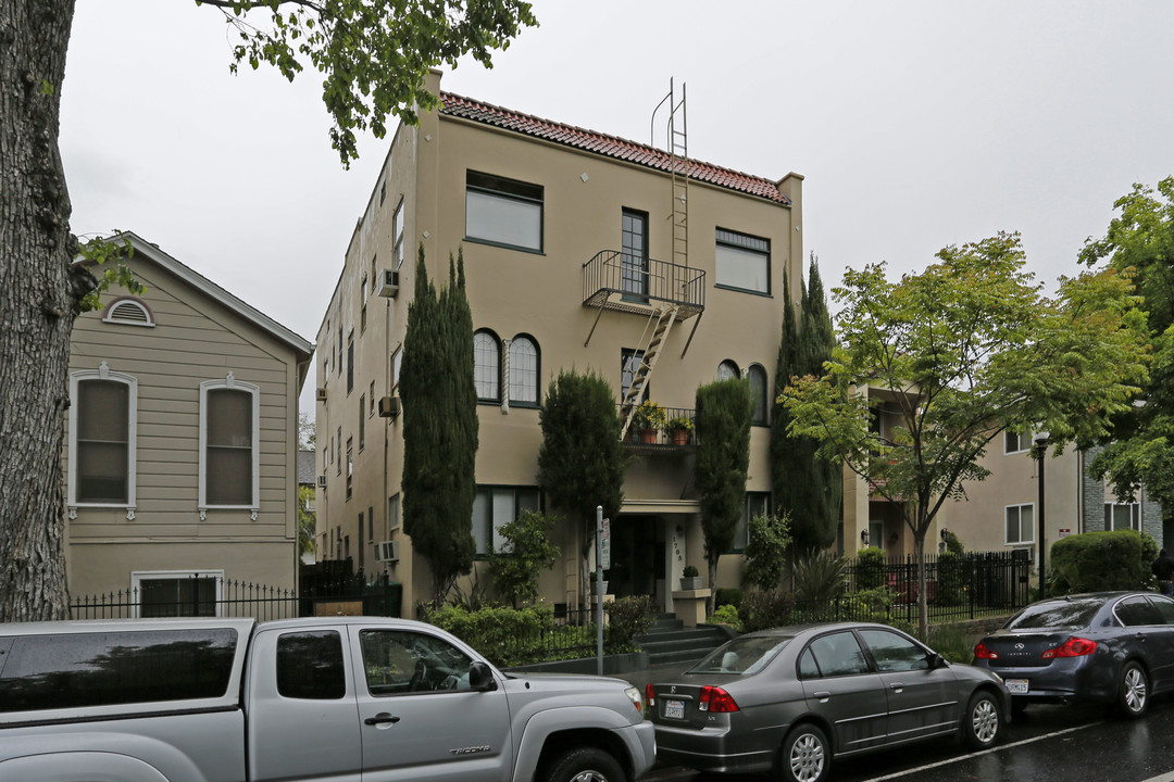 1705 N St in Sacramento, CA - Building Photo