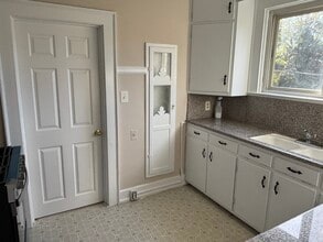 1110 Orlando Pl in High Point, NC - Building Photo - Building Photo