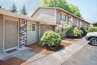 Barberry Apartments in Hillsboro, OR - Building Photo - Building Photo