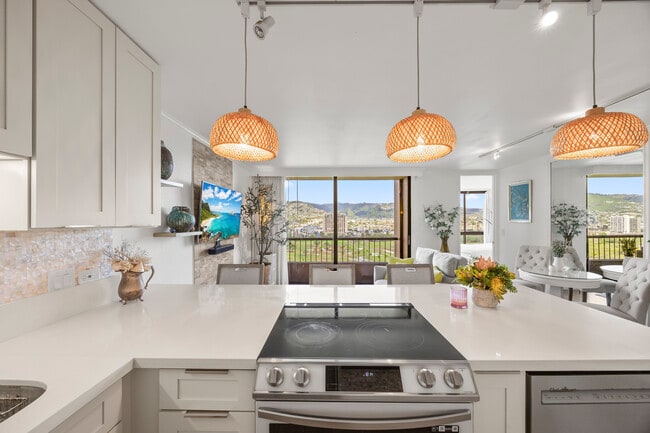 320 Lili?uokalani Ave, Unit N0507 in Honolulu, HI - Building Photo - Building Photo