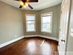 178 Hillside St, Unit 2 in Boston, MA - Foto de edificio - Building Photo