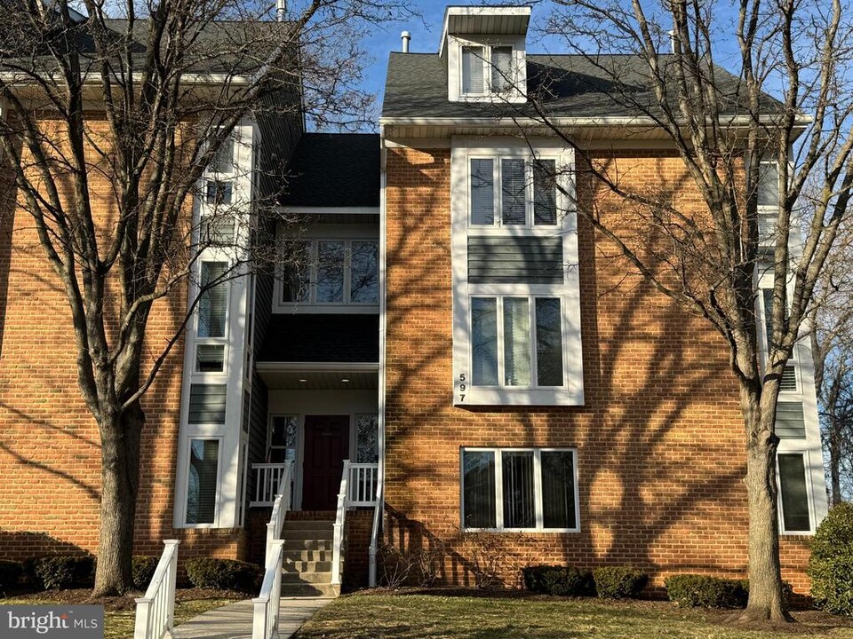 597 Oakland Hills Dr in Arnold, MD - Building Photo