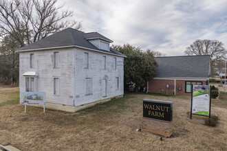 3030 Clinton Ct in Williamsburg, VA - Building Photo - Building Photo