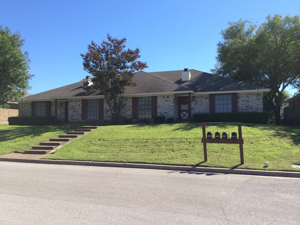 5718 Wilshire Dr in Waco, TX - Building Photo