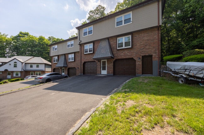 74 Nutmeg Dr in Meriden, CT - Building Photo - Building Photo